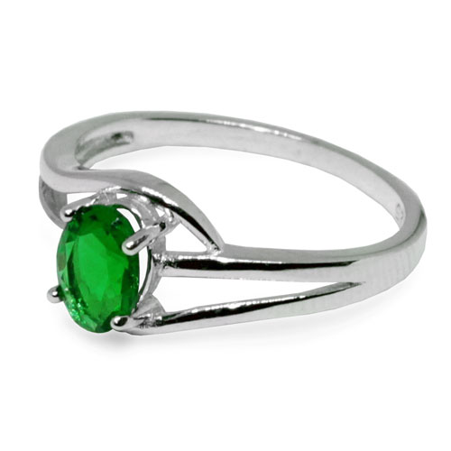 Кольцо из серебра с зеленым цирконом