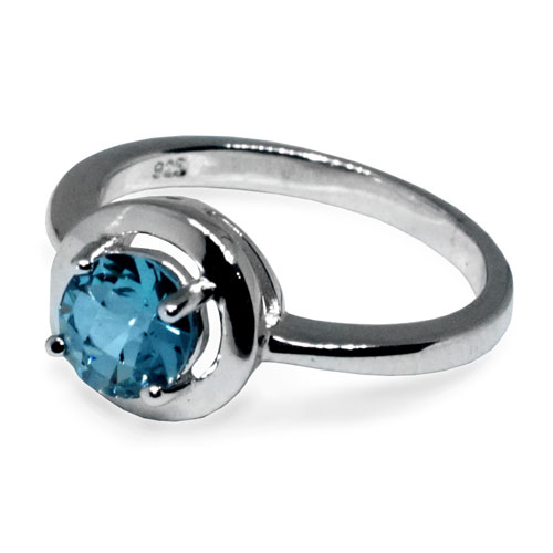 Кольцо из серебра с голубым цирконом